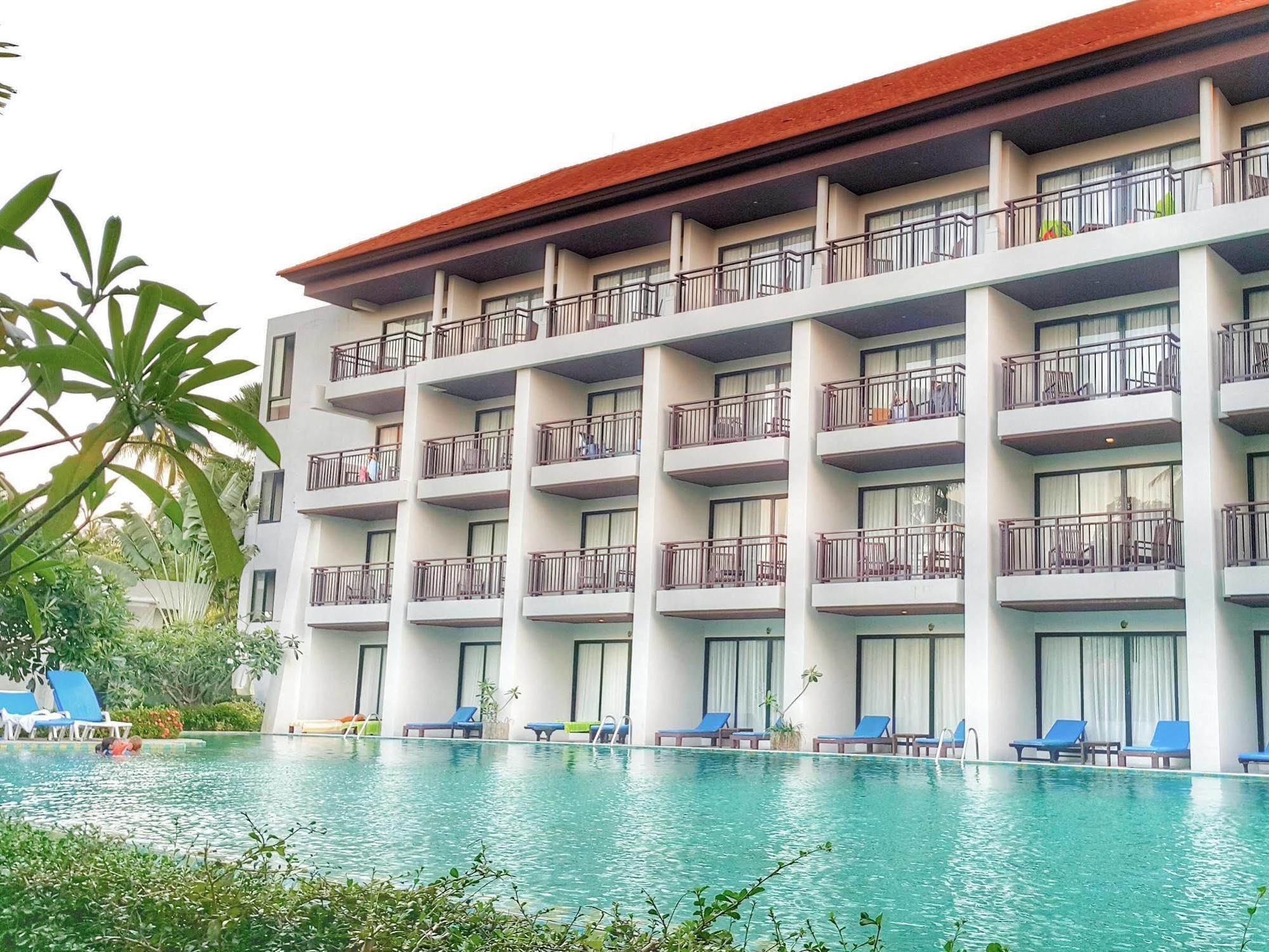 D Varee Mai Khao Beach Exterior foto
